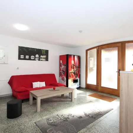 Апартаменти Am Birkenhain-6 By Interhome Зефельд-ін-Тіроль